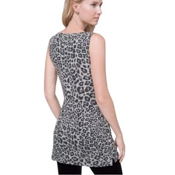 WHITE HOUSE BLACK MARKET Animal Cozy Knit Tunic Tank Top - Size Medium - Picture 2 of 8